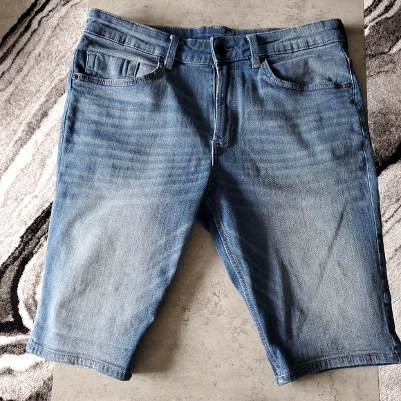 Buffalo David Bitton SlimFit Denim Jean Shorts 33 Waist. NWOT - Picture 3 of 8